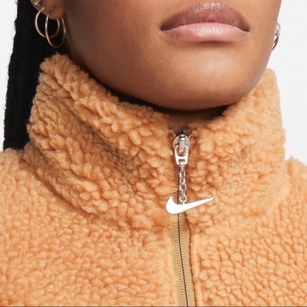 ⭐️HP NWT Nike Swoosh Oversized Teddy Sherpa Zip Up - Picture 5 of 16